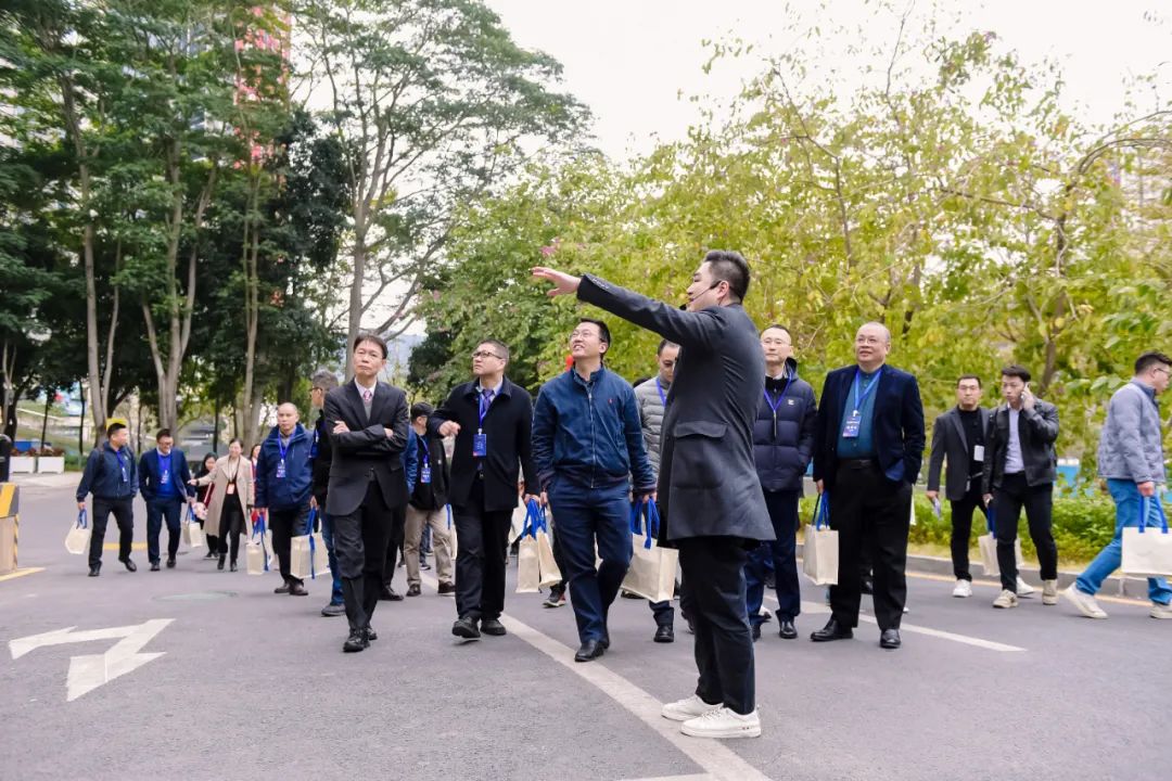 嘉宾参观 嘉宾参观